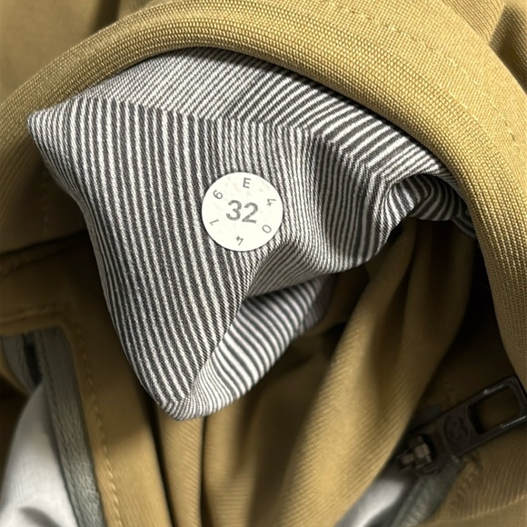 Men’s Lululemon ABC Classic-Fit 5 Pocket Pant Pants Trench Khaki 32 Like New - Picture 5 of 7